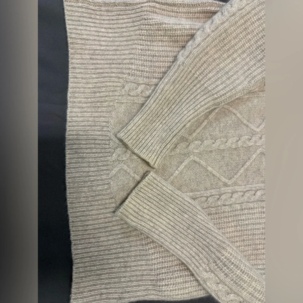 Cynthia Rowley 2-Ply Cashmere Cable
Knit  women Sweater Size M - Picture 6 of 9